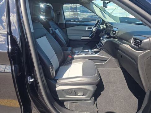 Used 2023 Ford Explorer XLT w/ Equipment Group 202A AWD/4WD image 10