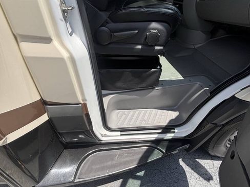 Used 2013 Mercedes-Benz Sprinter 3500 image 25
