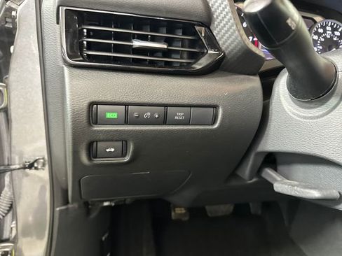 Used 2022 Nissan Sentra SV image 19