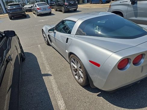 Used 2009 Chevrolet Corvette Z06 w/ Preferred Equipment Group RWD image 4