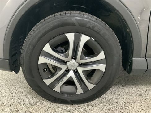Used 2017 Toyota RAV4 LE AWD/4WD image 10