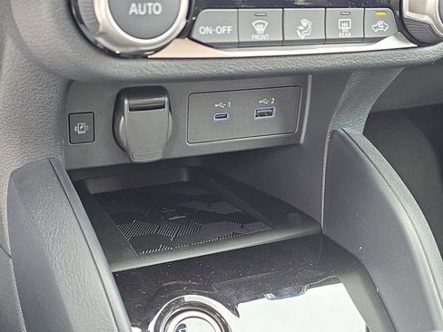 New 2025 Nissan Versa SR w/ Trunk Package image 27