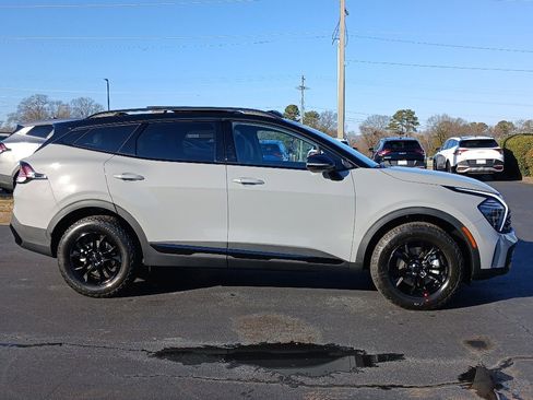 New 2025 Kia Sportage X-Pro image 2