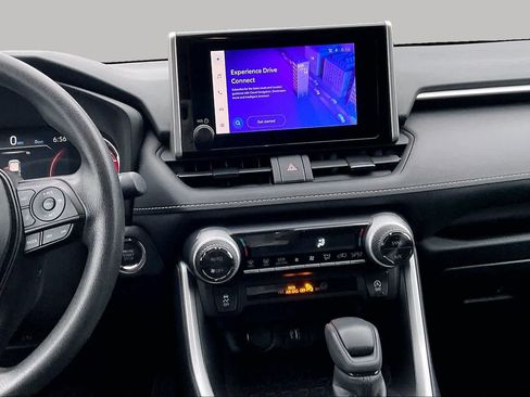 Used 2025 Toyota RAV4 XLE FWD image 7