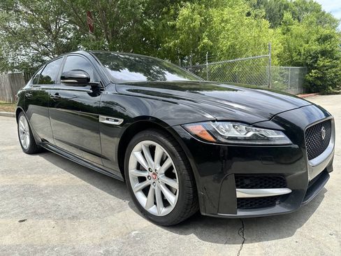 Used 2016 Jaguar XF R-Sport image 4