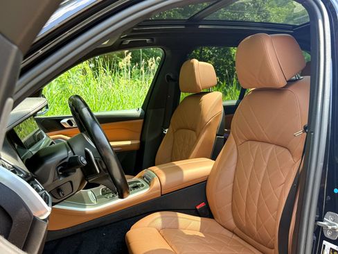 Used 2023 BMW X5 M50i w/ Climate Comfort Package AWD/4WD image 16