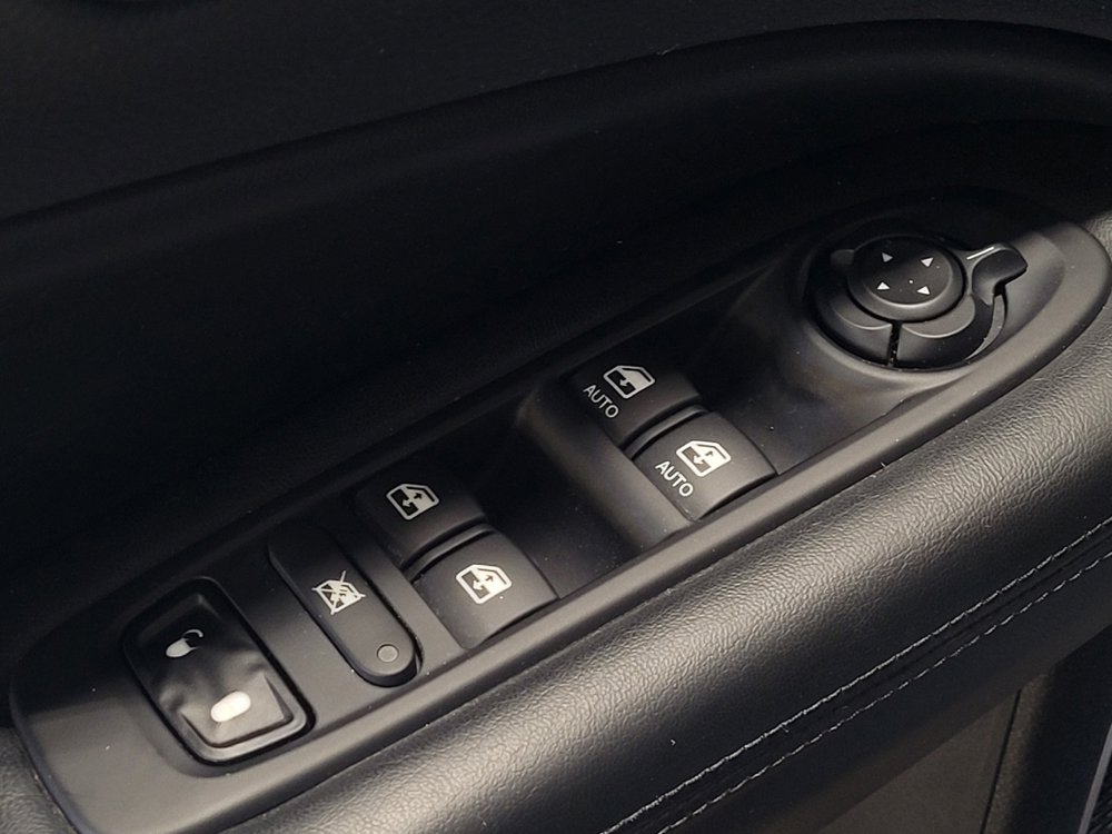 Used 2018 Jeep Compass Latitude AWD/4WD image 27