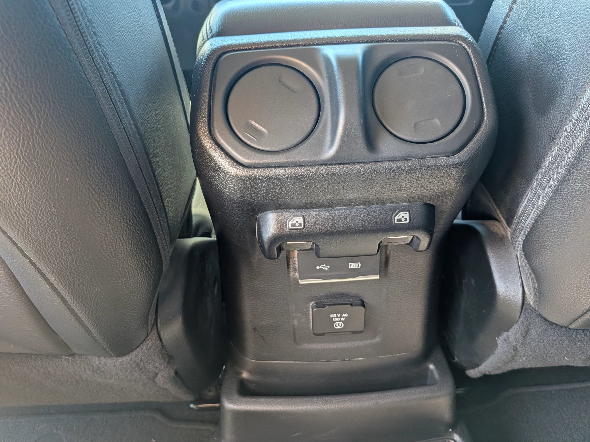 Used 2018 Jeep Wrangler Unlimited Sahara AWD/4WD image 34