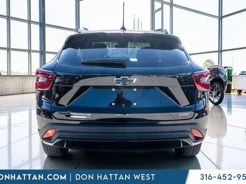 Used 2025 Chevrolet Trax RS w/ Driver Confidence Package FWD image 27
