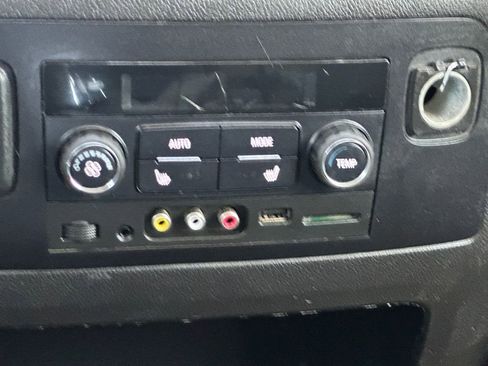 Used 2016 Chevrolet Suburban LTZ image 27