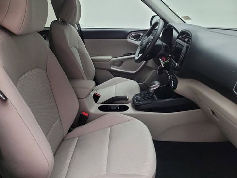 Used 2024 Kia Soul LX image 21