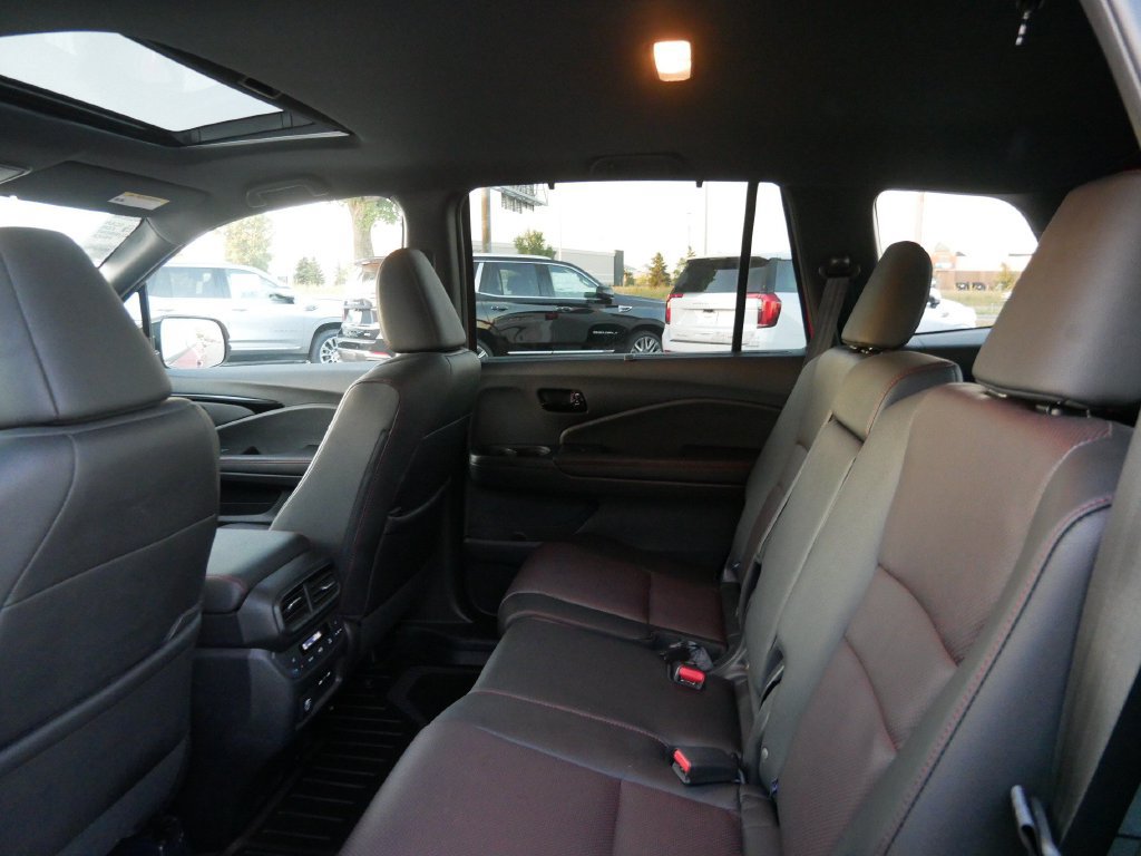 Used 2024 Honda Passport Black Edition image 10