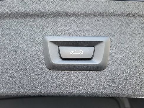Used 2023 BMW iX xDrive50 w/ Sport Package AWD/4WD image 23