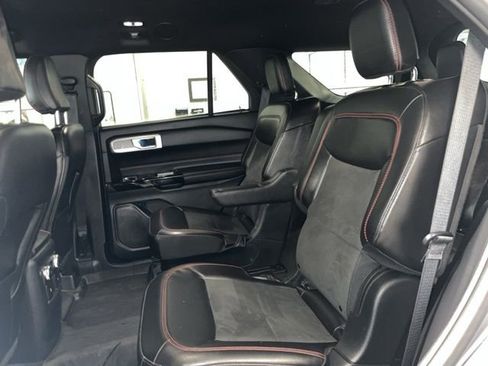 Used 2022 Ford Explorer ST-Line w/ Class IV Trailer Tow Package image 9