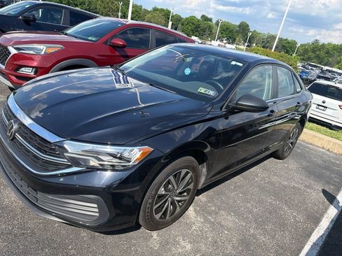Used 2024 Volkswagen Jetta S FWD image 3
