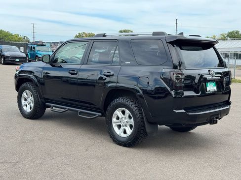 Used 2019 Toyota 4Runner SR5 AWD/4WD image 6