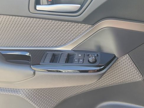 Used 2022 Toyota C-HR Limited FWD image 16