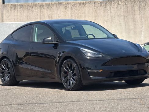 Used 2023 Tesla Model Y Performance AWD/4WD image 5