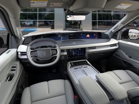 New 2026 Lincoln Navigator Premiere AWD/4WD image 9