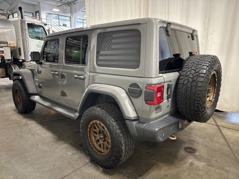 Used 2019 Jeep Wrangler Unlimited Sahara image 5