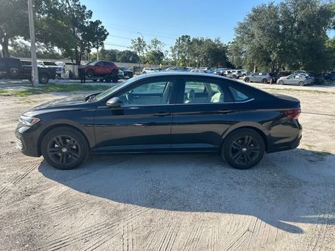 Used 2023 Volkswagen Jetta SE FWD image 17