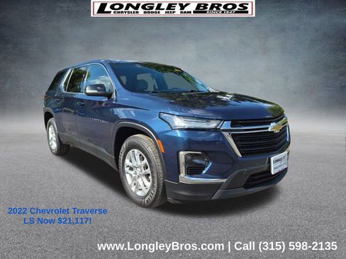 Used 2022 Chevrolet Traverse LS image 1