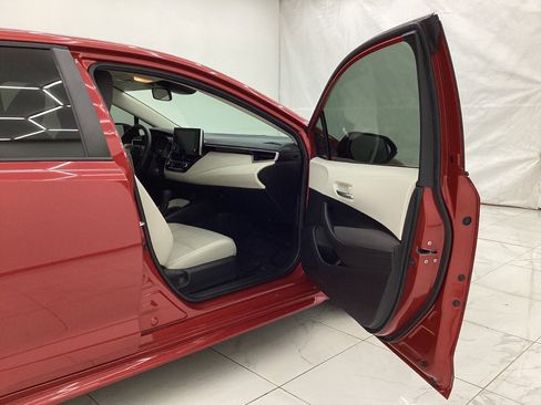Used 2021 Toyota Corolla LE FWD image 17