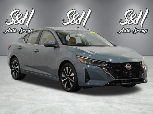 Used 2025 Nissan Sentra SV w/ SV Premium Package FWD image 2