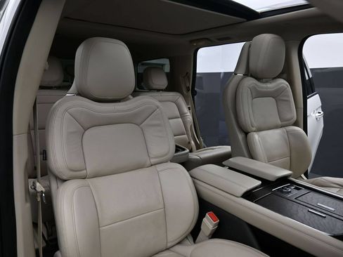 Used 2020 Lincoln Navigator Reserve w/ Equipment Group 208A Reserve AWD/4WD image 21