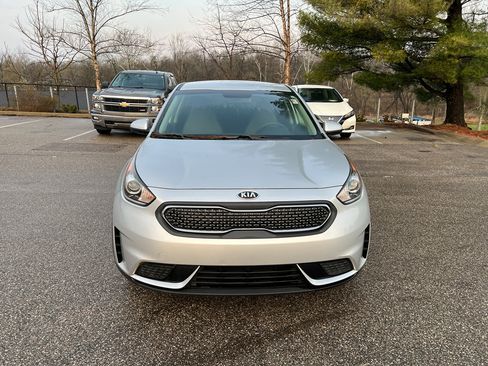 Used 2019 Kia Niro FE image 2