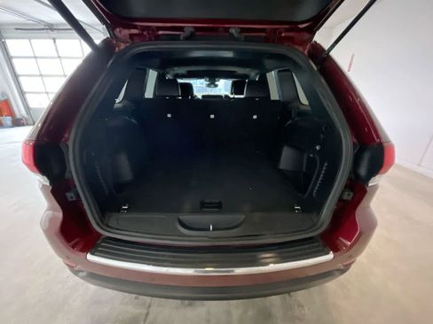Used 2022 Jeep Grand Cherokee Limited image 24