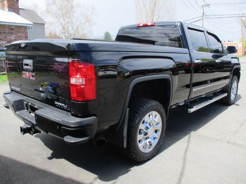 Used 2015 GMC Sierra 2500 Denali w/ Driver Alert Package image 7
