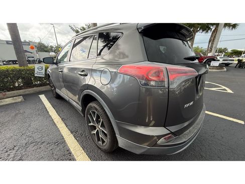 Used 2017 Toyota RAV4 SE FWD image 8