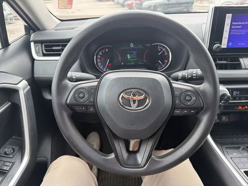 Used 2023 Toyota RAV4 XLE AWD/4WD image 14