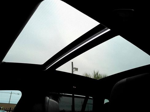 Used 2020 BMW X7 M50i image 25