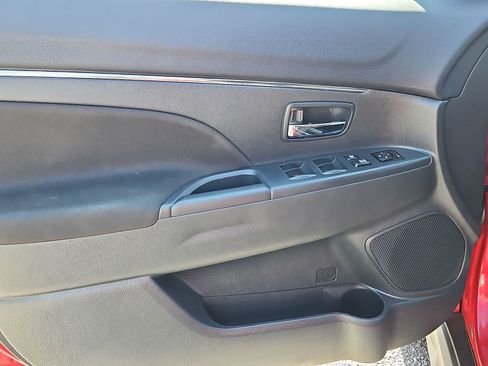 Used 2025 Mitsubishi Outlander Sport AWD image 25