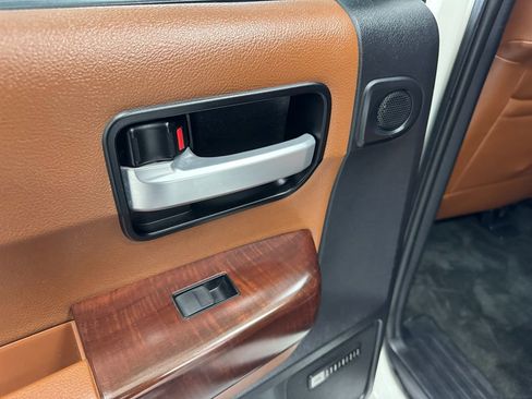 Used 2016 Toyota Sequoia Platinum image 40