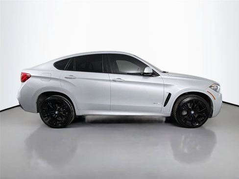 Used 2017 BMW X6 xDrive50i w/ M Sport Package AWD/4WD image 4
