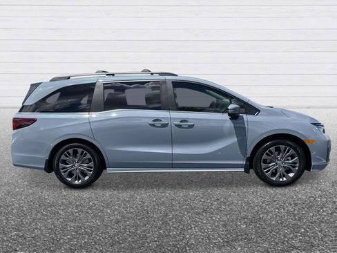 New 2026 Honda Odyssey Touring image 6