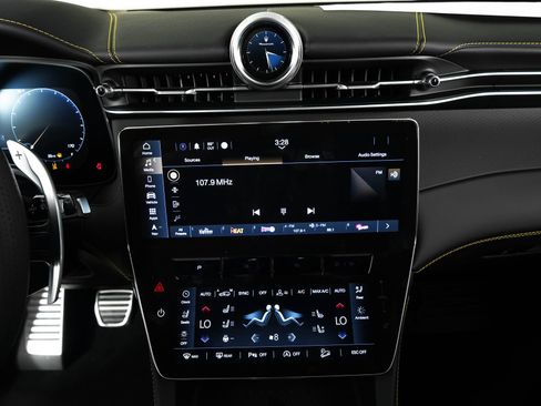 New 2025 Maserati Grecale Modena image 37