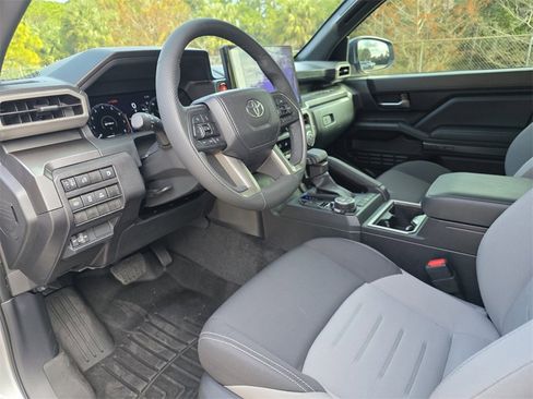 Used 2025 Toyota Tacoma TRD Off-Road image 25