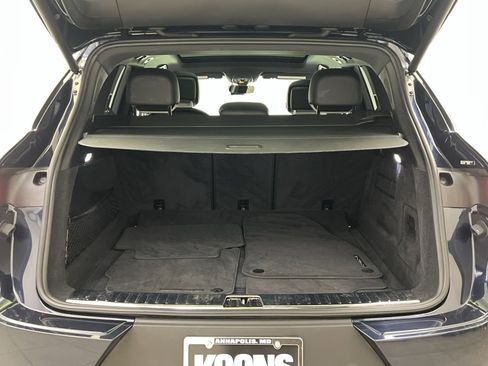 Used 2024 Porsche Cayenne Base image 24
