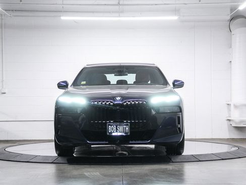 Certified 2023 BMW 740i RWD image 2