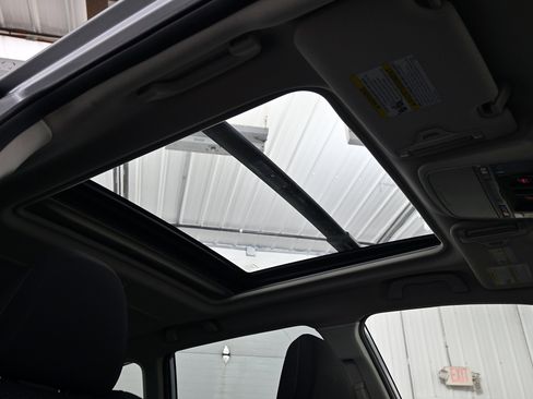 Used 2021 Subaru Forester Premium image 32