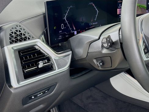 Used 2026 BMW X5 sDrive40i w/ M Sport Package image 10