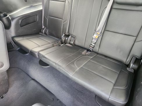 Used 2019 Chevrolet Suburban Premier AWD/4WD image 33