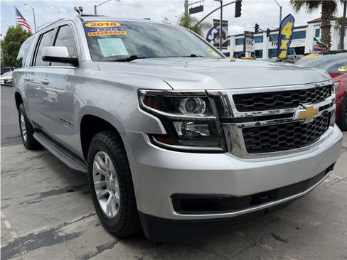 Used 2018 Chevrolet Suburban LT RWD image 10