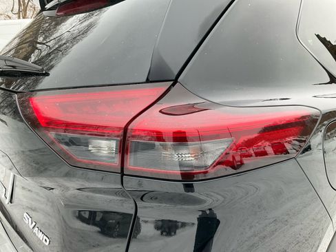 Used 2023 Nissan Rogue SV image 31