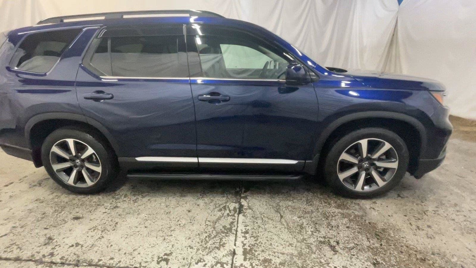 Used 2025 Honda Pilot Elite image 4
