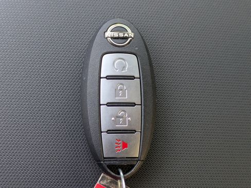 Used 2024 Nissan Frontier SV w/ SV Convenience Package image 33